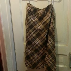 Jones Wear plaid long skirt